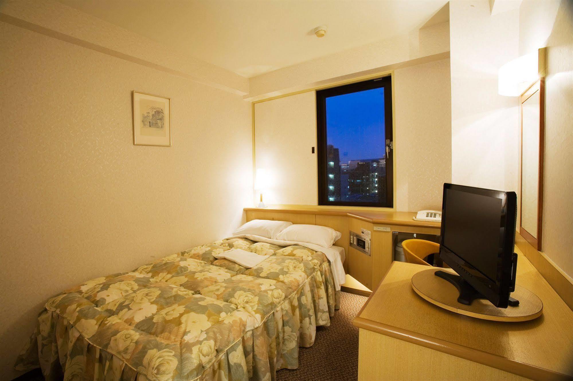 Toyo Hotel Fukuoka  Exterior photo